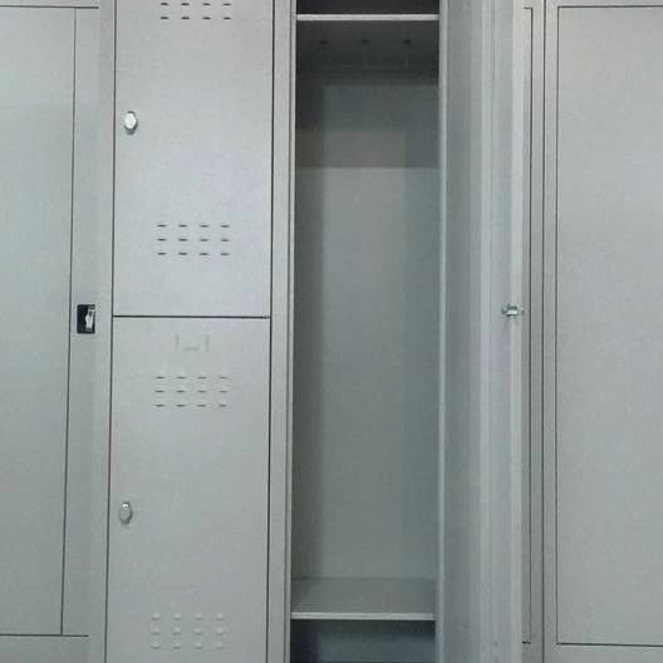 Özel Üç Bölmeli Soyunma Dolabı